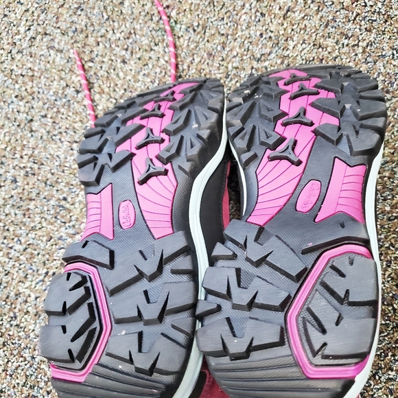 Brand new 8.5 women cabelas - Picture 6 of 9